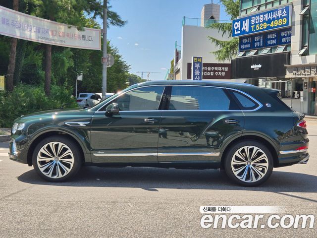Bentley Bentayga 4.0 V8 EWB Azure — пробег 10 000 км — фото 4 из 5