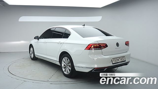 Volkswagen Passat 2.0 TDI Premium — пробег 55 584 км — фото 3 из 5