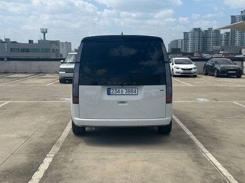 Hyundai Staria Lounge 7-Seater Inspiration — пробег 1 685 км — фото 3 из 5