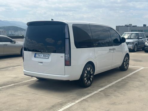 Hyundai Staria Lounge 7-Seater Inspiration — пробег 1 685 км — фото 4 из 5