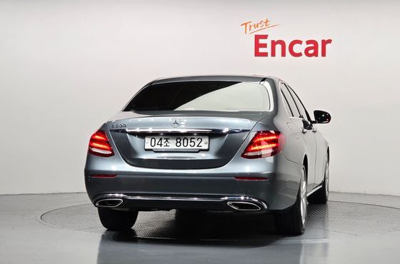 Mercedes-Benz E-Class E200 Avantgarde — пробег 91 482 км — фото 4 из 5