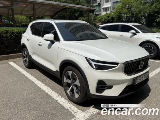 Volvo XC40 B4 Ultimate Bright — пробег 29 000 км — фото 3 из 5