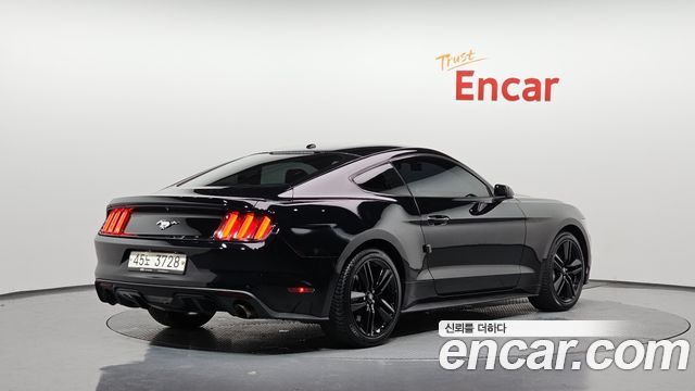 Ford Mustang Coupe — пробег 94 398 км — фото 2 из 5