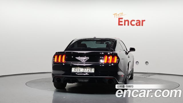 Ford Mustang Coupe — пробег 94 398 км — фото 4 из 5