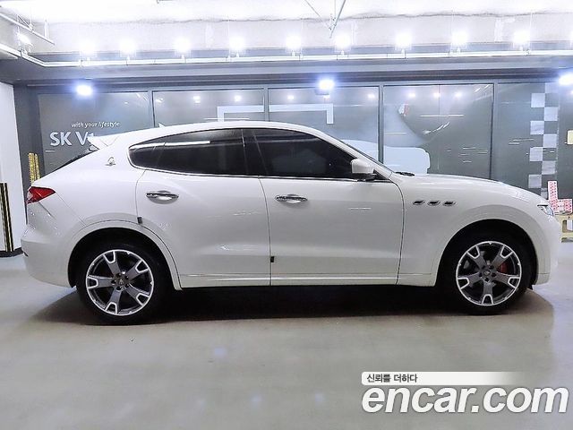 Maserati Levante из Кореи Encar