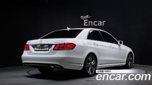 Mercedes-Benz E-Class E220 Bluetec Avantgarde — пробег 85 637 км — фото 2 из 5