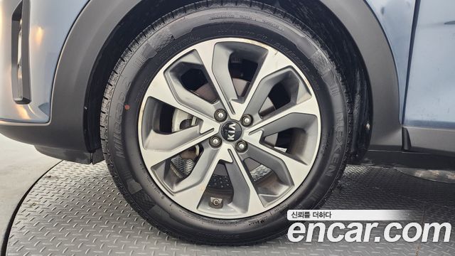 Kia Stonic из Кореи Encar