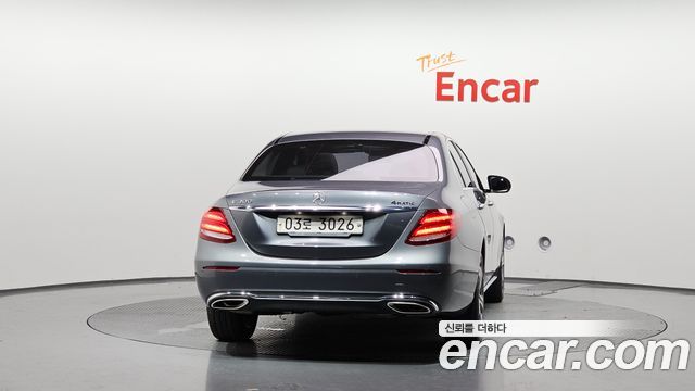 Mercedes-Benz E-Class из Кореи Encar