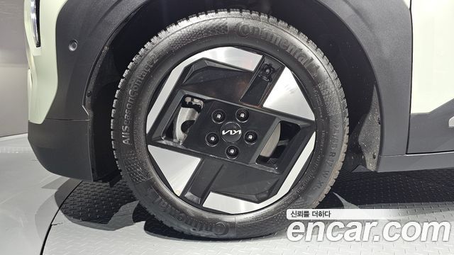 Kia EV3 Long Range 2WD Earth — пробег 6 746 км — фото 5 из 5