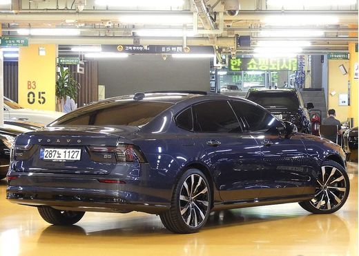 Volvo S90 B5 Ultra Dark — пробег 14 000 км — фото 2 из 5