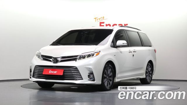Toyota Sienna 3.5 AWD — пробег 61 764 км — фото 1 из 5