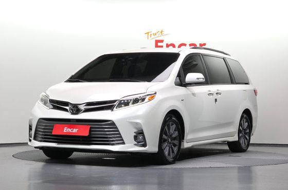 Toyota Sienna 3.5 AWD — пробег 61 764 км — фото 1 из 5