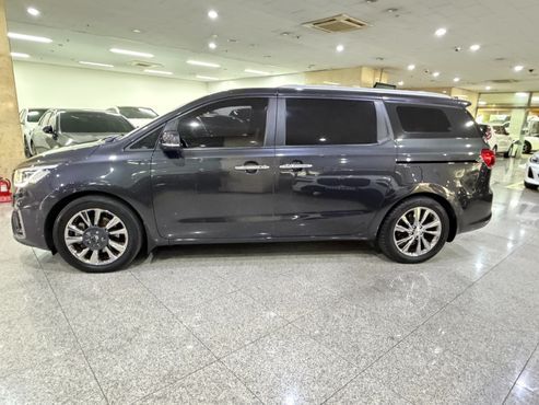 Kia Carnival 9-Seater Luxury — пробег 190 480 км — фото 3 из 5