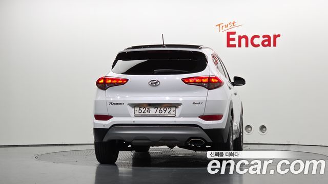Hyundai Tucson Diesel 1.7 2WD Modern Fever — пробег 88 949 км — фото 4 из 5