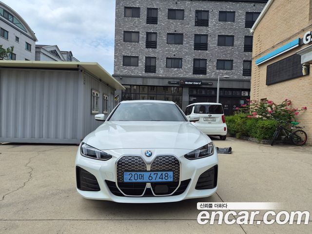 BMW i4 eDrive40 M Sports — пробег 300 км — фото 2 из 5