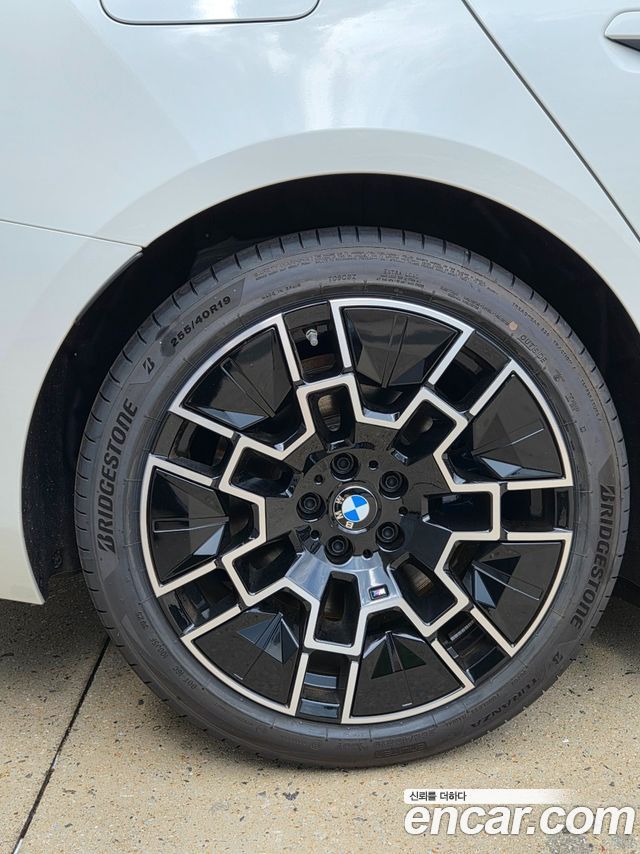 BMW i4 eDrive40 M Sports — пробег 300 км — фото 5 из 5