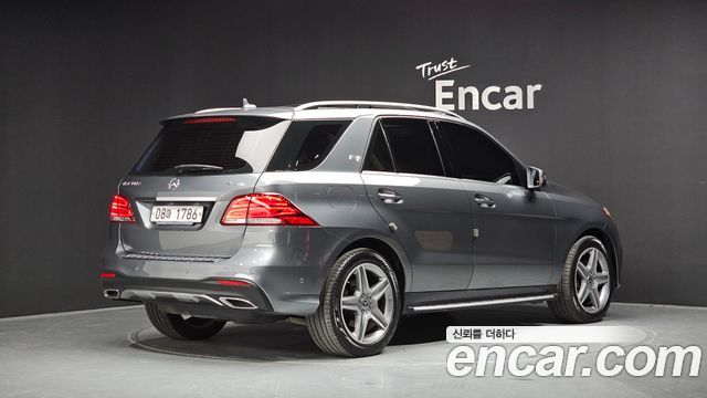 Mercedes-Benz GLE-Class GLE350 d 4MATIC Premium — пробег 100 180 км — фото 2 из 5