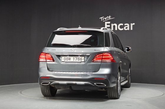 Mercedes-Benz GLE-Class GLE350 d 4MATIC Premium — пробег 100 180 км — фото 4 из 5