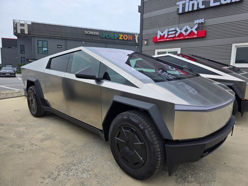 Tesla Cybertruck AWD — пробег 3 250 км — фото 2 из 5