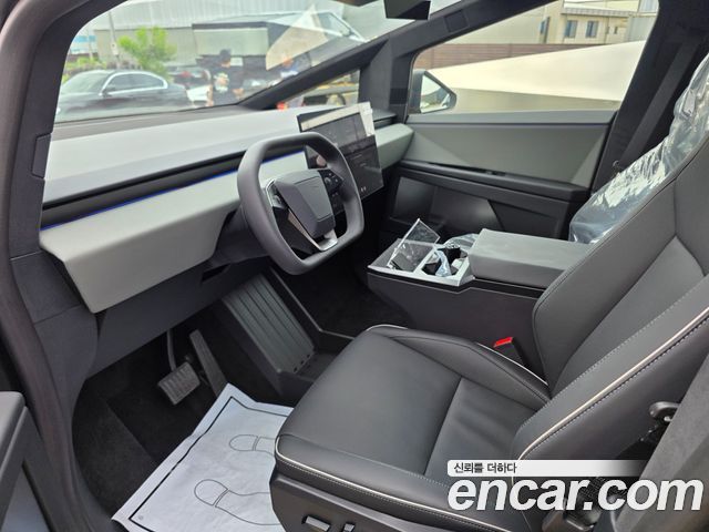 Tesla Cybertruck AWD — пробег 3 250 км — фото 5 из 5