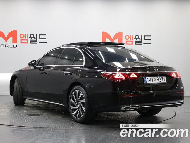 Mercedes-Benz E-Class E300 4MATIC Exclusive — пробег 19 км — фото 2 из 5