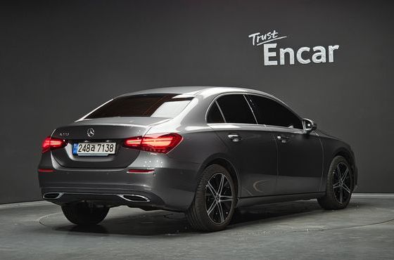 Mercedes-Benz A-Class A220 Sedan — пробег 12 047 км — фото 2 из 5