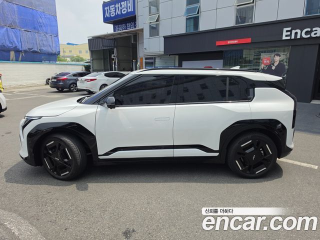 Kia EV3 Long Range 2WD GT Line — пробег 23 000 км — фото 2 из 5