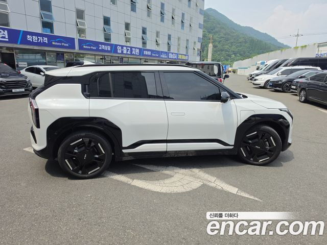 Kia EV3 Long Range 2WD GT Line — пробег 23 000 км — фото 4 из 5