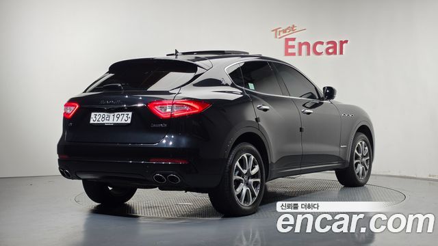 Maserati Levante из Кореи Encar