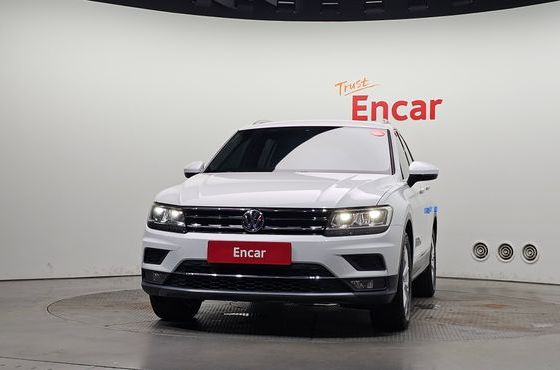 Volkswagen Tiguan 2.0 TDI Premium — пробег 117 862 км — фото 3 из 5