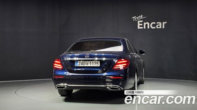 Mercedes-Benz E-Class из Кореи Encar