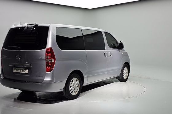 Hyundai Starex Van 3-Seater Smart — пробег 67 061 км — фото 2 из 5