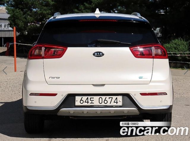 Kia Niro Noblesse — пробег 199 420 км — фото 5 из 5