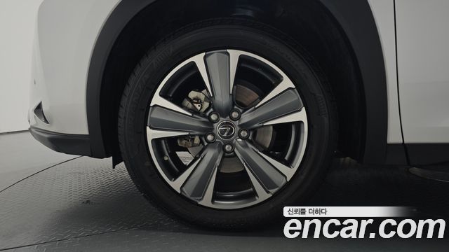 Lexus UX 2WD — пробег 33 310 км — фото 5 из 5