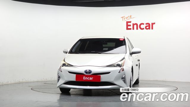 Toyota Prius 1.8 E — пробег 127 797 км — фото 3 из 5