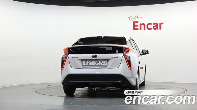 Toyota Prius 1.8 E — пробег 127 797 км — фото 4 из 5