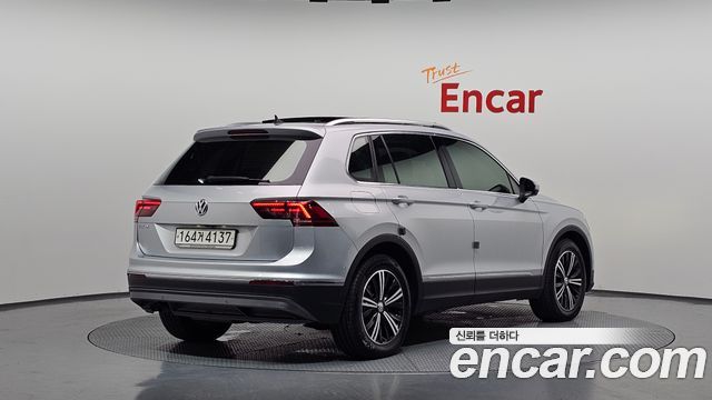 Volkswagen Tiguan 2.0 TDI Prestige — пробег 73 667 км — фото 2 из 5