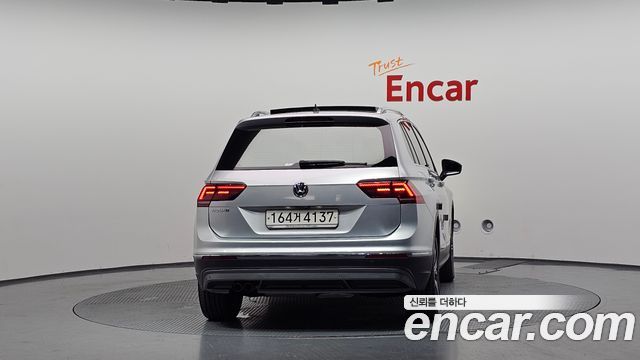 Volkswagen Tiguan 2.0 TDI Prestige — пробег 73 667 км — фото 4 из 5