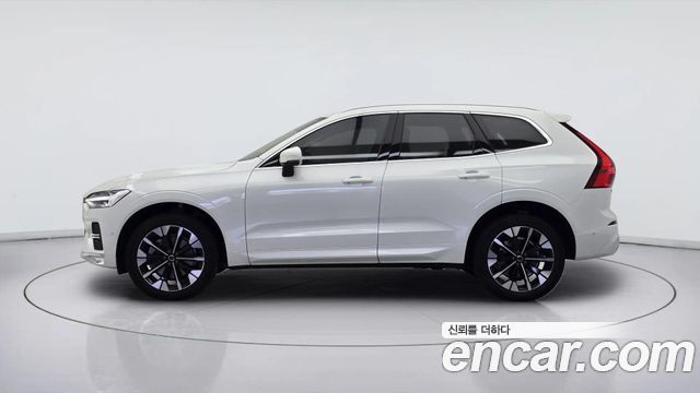 Volvo XC60 B5 Ultra Bright Air Sus — пробег 2 033 км — фото 2 из 5
