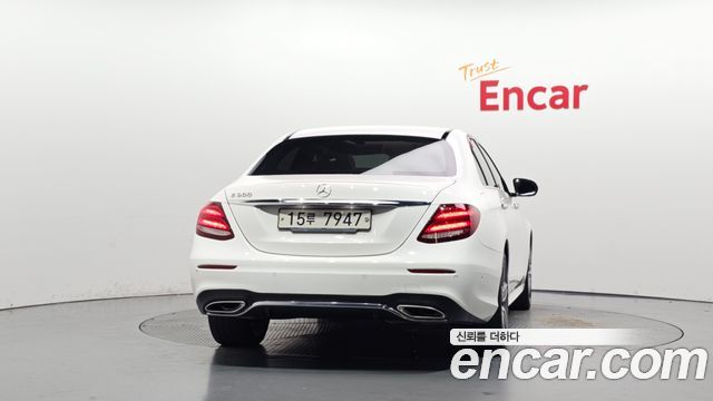 Mercedes-Benz E-Class E300 AMG Line — пробег 64 440 км — фото 4 из 5