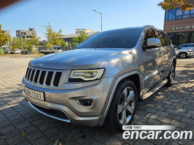 Jeep Cherokee 3.0 Diesel Overland WK2 — пробег 233 080 км — фото 2 из 5