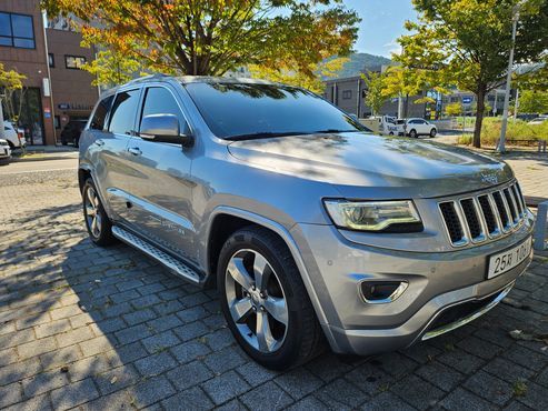 Jeep Cherokee 3.0 Diesel Overland WK2 — пробег 233 080 км — фото 3 из 5