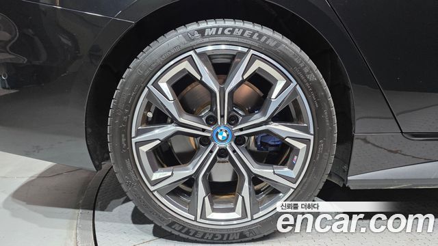 BMW i4 eDrive40 M Sports Pro — пробег 28 209 км — фото 5 из 5