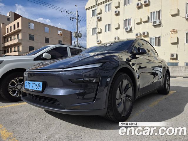 Tesla Model Y RWD — пробег 235 км — фото 1 из 5
