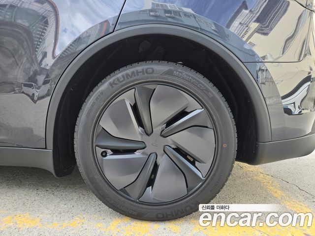 Tesla Model Y RWD — пробег 235 км — фото 5 из 5