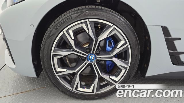 BMW i4 eDrive40 M Sports Pro — пробег 88 438 км — фото 5 из 5