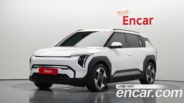Kia EV3 Standard 2WD Earth — пробег 18 621 км — фото 1 из 5