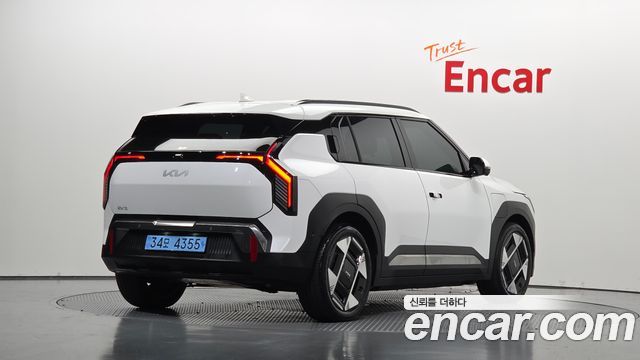 Kia EV3 Standard 2WD Earth — пробег 18 621 км — фото 2 из 5
