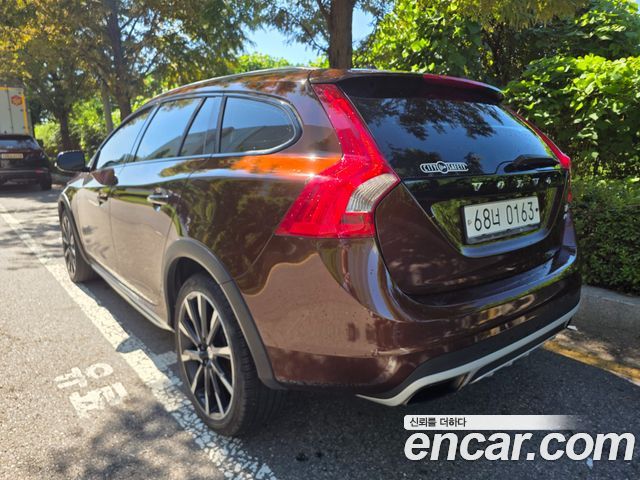 Volvo V60 T5 AWD — пробег 149 090 км — фото 2 из 5