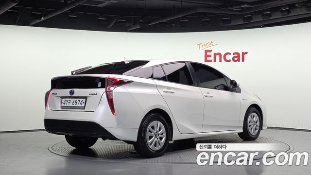 Toyota Prius из Кореи Encar
